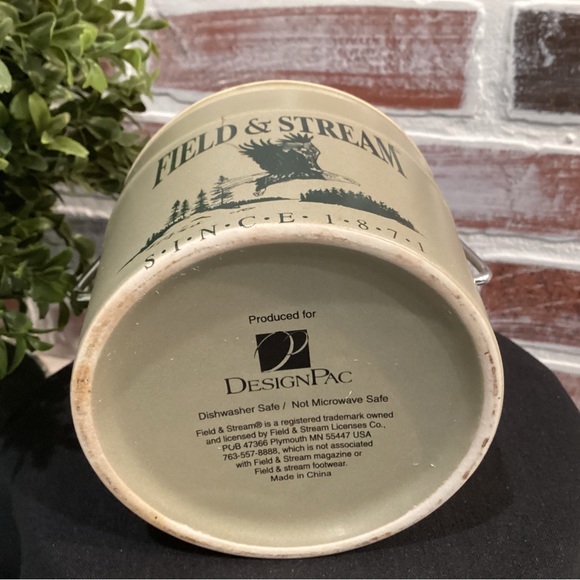 Field & Stream Since 1871 - Ceramic & Metal Crafted Decanter type Lidded Jar - Picture 6 of 12